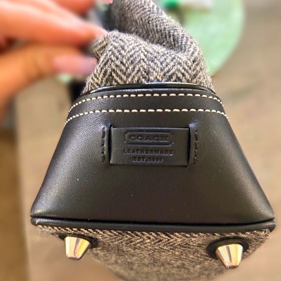 VINTAGE COACH HERRINGBONE TOTE - Picture 3 of 5